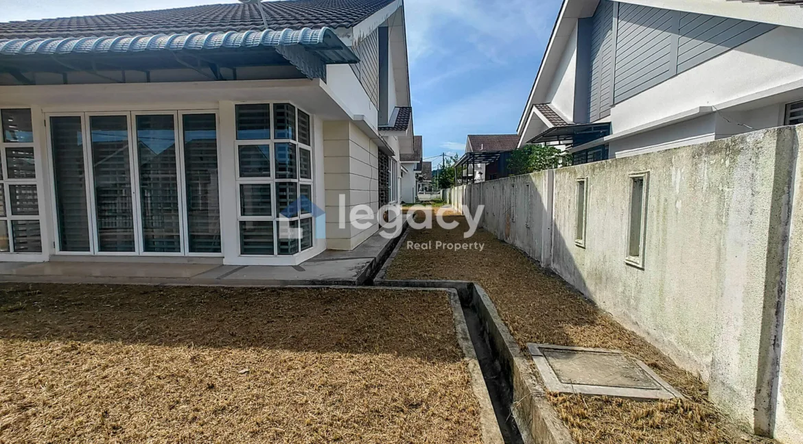 rumah-semi-d-untuk-dijual-di-puncak-iskandar-seri-iskandar-05