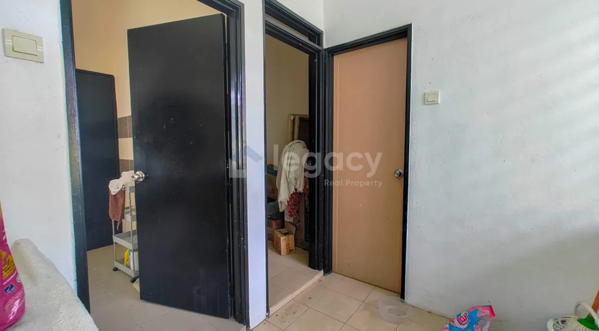 rumah-semi-d-untuk-dijual-di-puncak-iskandar-seri-iskandar-16