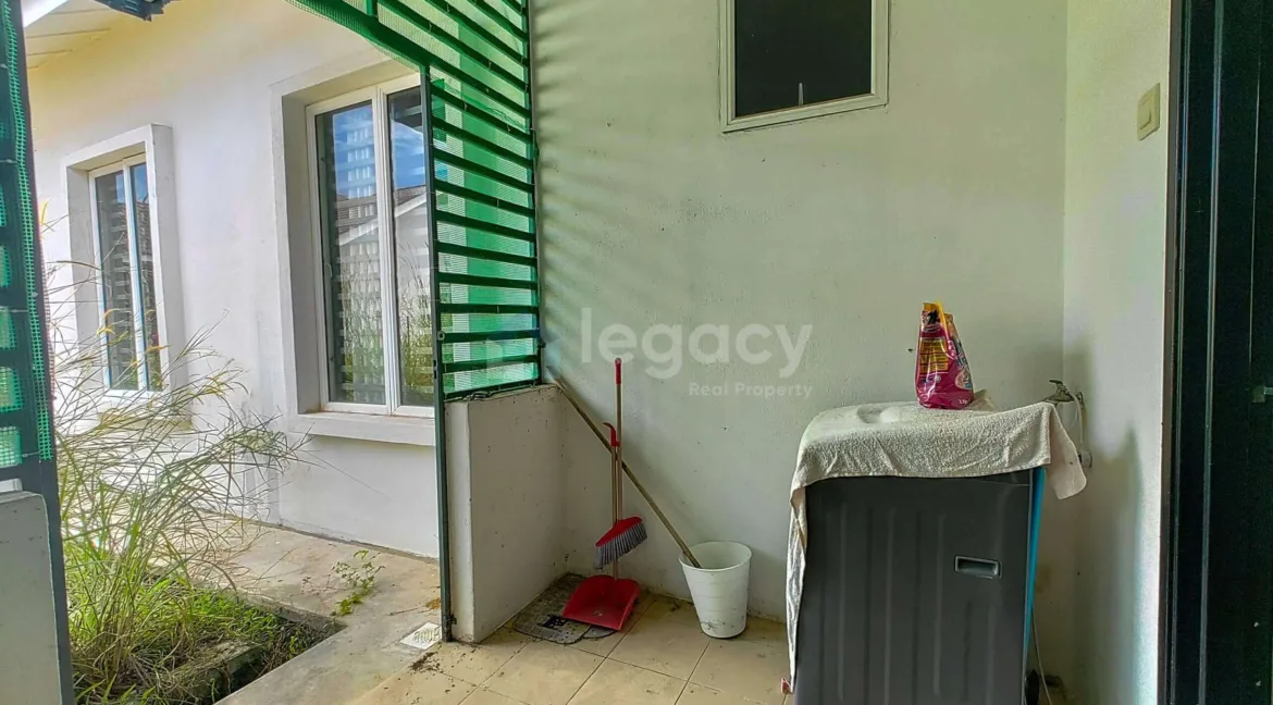 rumah-semi-d-untuk-dijual-di-puncak-iskandar-seri-iskandar-17