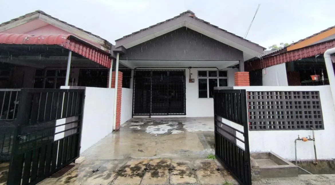 rumah-setingkat-cantik-untuk-dijual-di-bemban-raya-batu-gajah-02