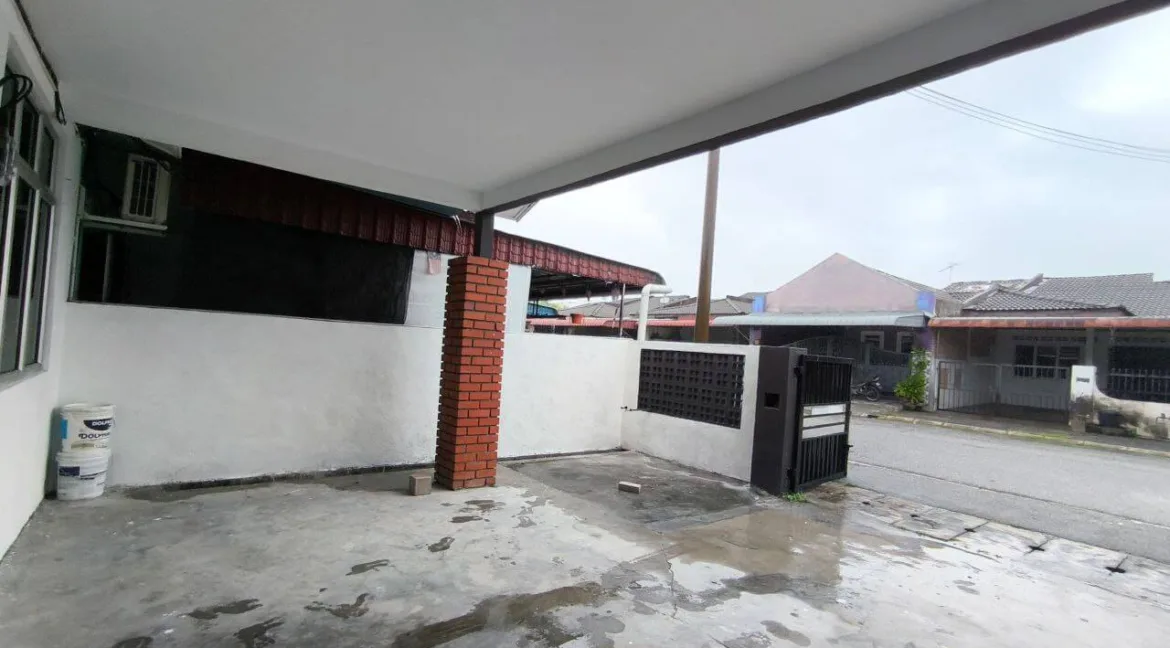 rumah-setingkat-cantik-untuk-dijual-di-bemban-raya-batu-gajah-03