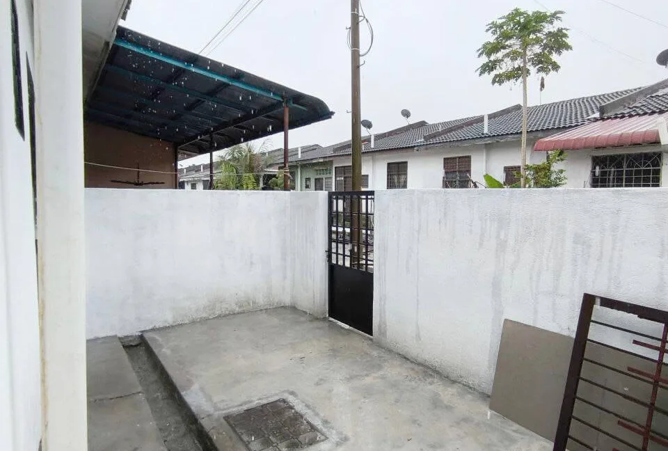rumah-setingkat-cantik-untuk-dijual-di-bemban-raya-batu-gajah-10