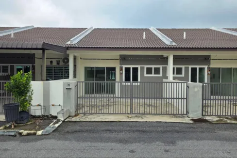 Rumah Teres Setingkat Baru Untuk Dijual Di Taman Lagenda, Teluk Intan