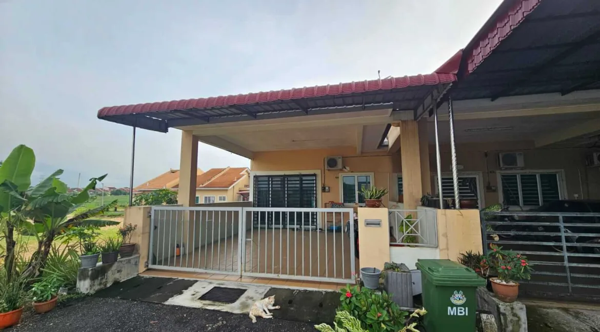 rumah-teres-setingkat-untuk-dijual-di-desa-chemor-impian-02