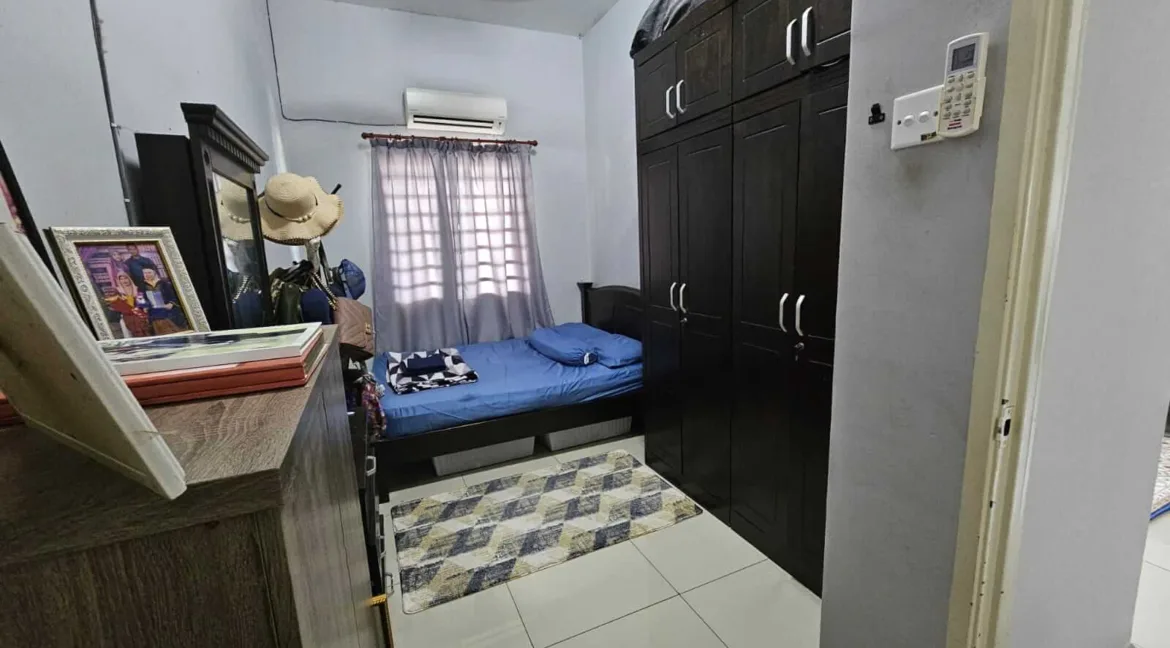 rumah-teres-setingkat-untuk-dijual-di-desa-chemor-impian-08