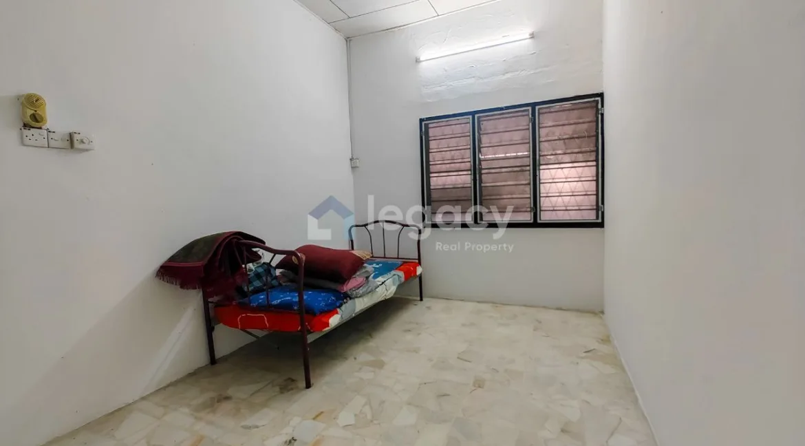 rumah-teres-setingkat-untuk-dijual-di-fasa-1b-seri-manjung-08