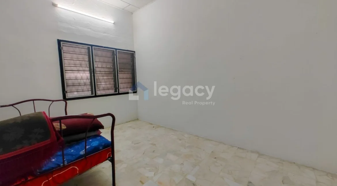 rumah-teres-setingkat-untuk-dijual-di-fasa-1b-seri-manjung-09