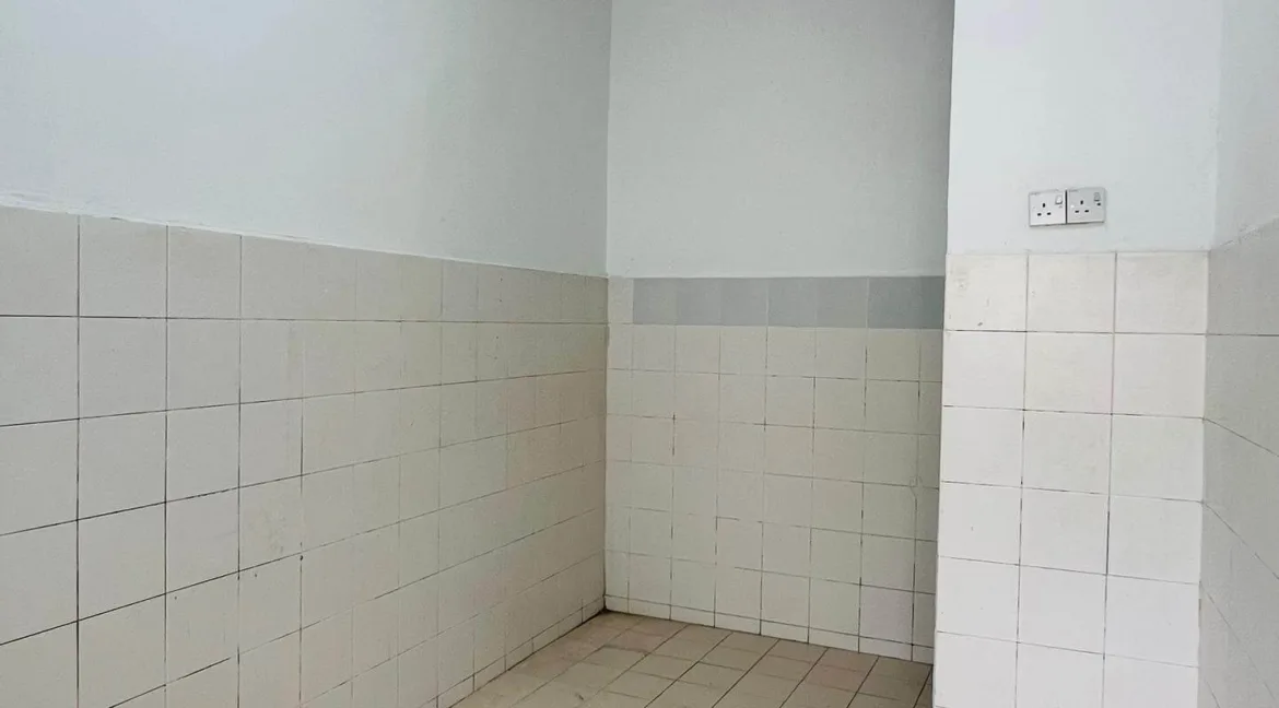 rumah-teres-setingkat-untuk-dijual-di-taman-bemban-raya-batu-gajah-08