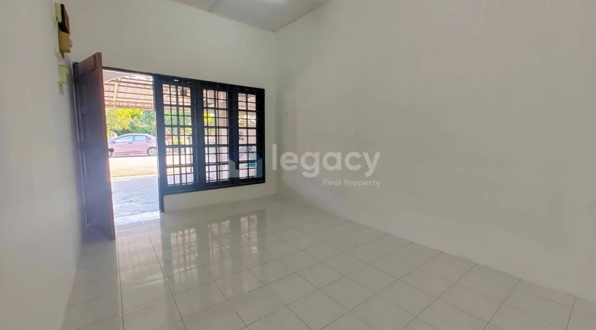 rumah-teres-setingkat-untuk-dijual-di-taman-fasa-3b-seri-manjung-05