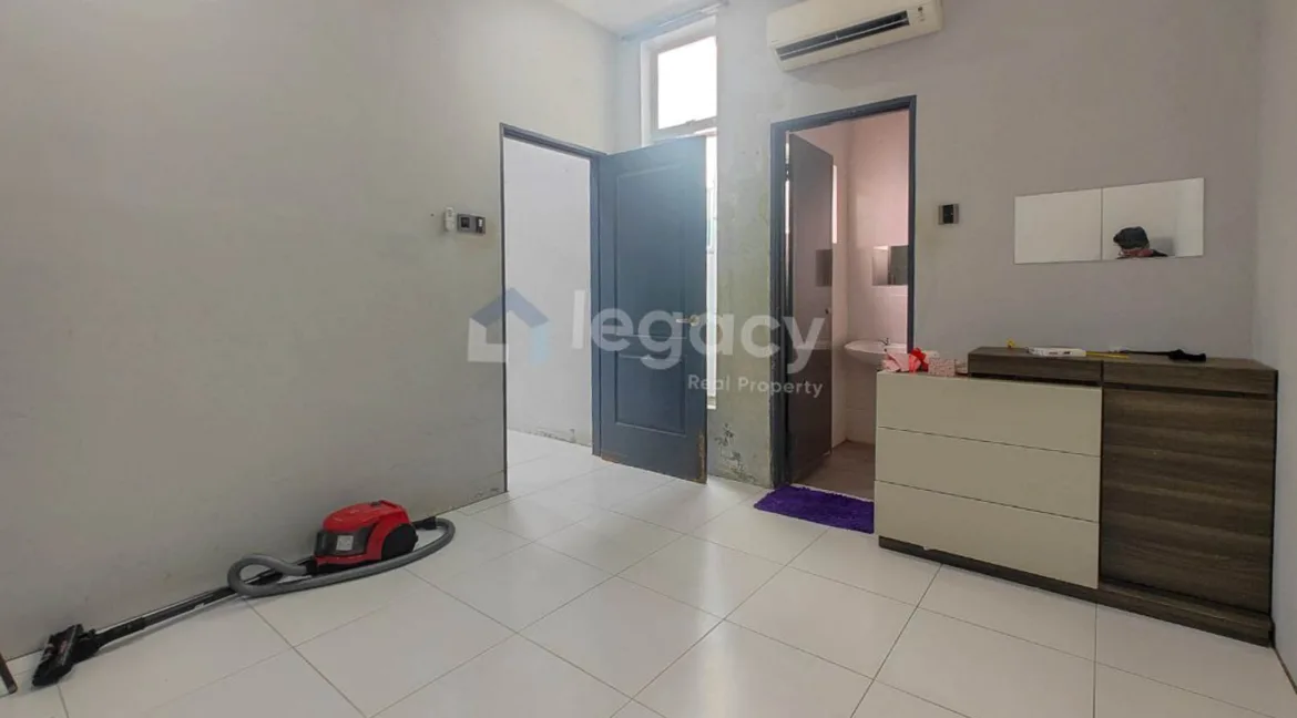 rumah-teres-setingkat-untuk-dijual-di-taman-seri-delima-seri-manjung-10