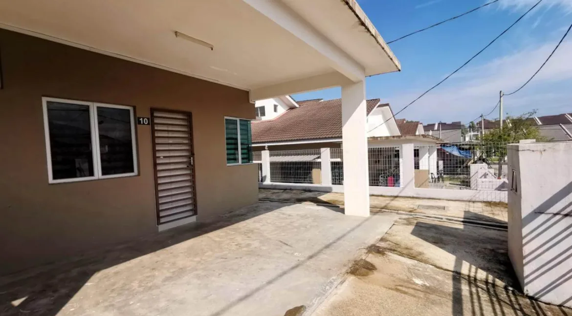 rumah-berkembar-setingkat-semi-d-untuk-dijual-di-taman-behrang-bitara-05