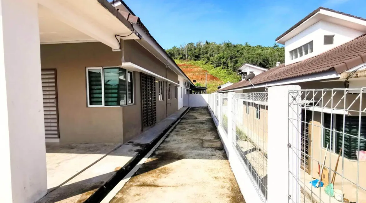 rumah-berkembar-setingkat-semi-d-untuk-dijual-di-taman-behrang-bitara-06