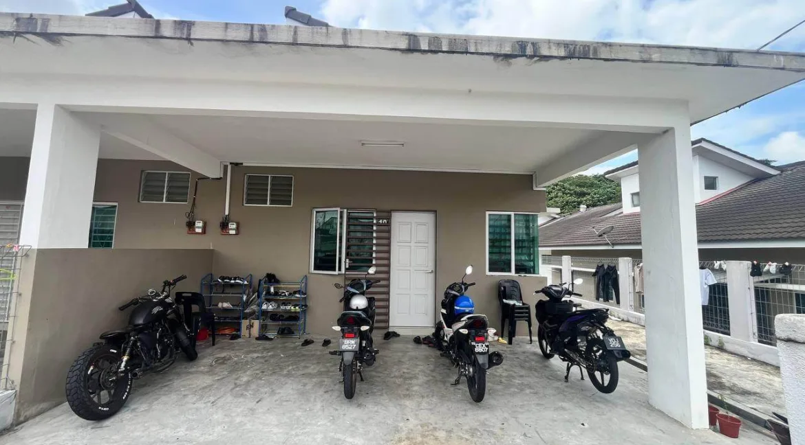 rumah-berkembar-setingkat-semi-d-untuk-dijual-di-taman-behrang-bitara-08