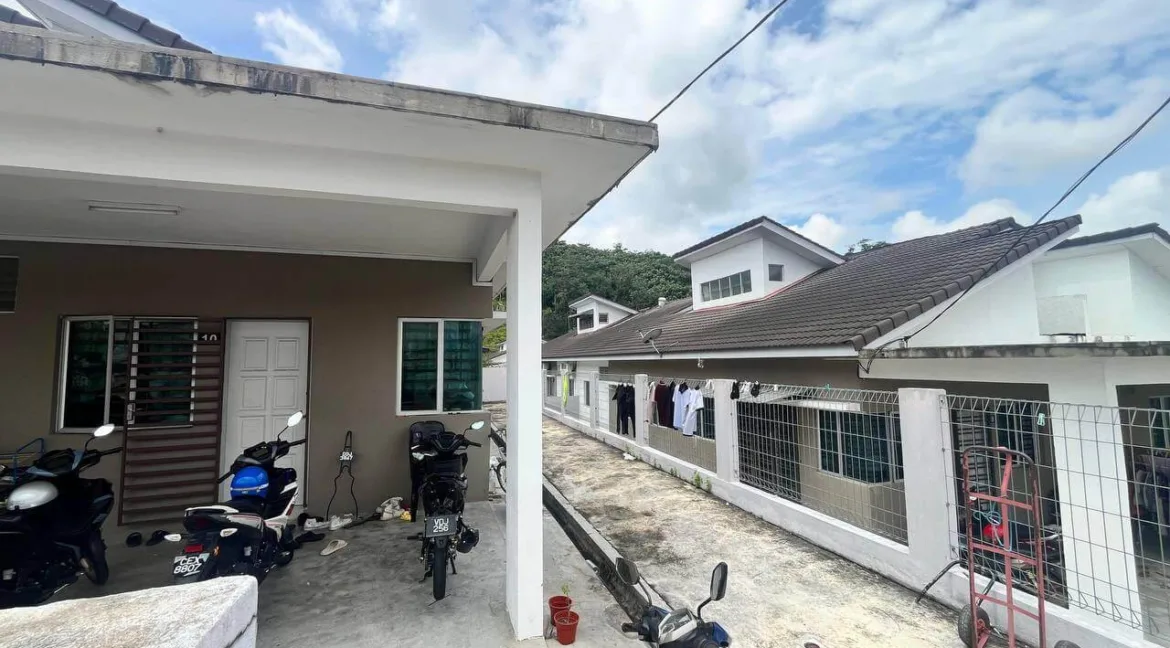 rumah-berkembar-setingkat-semi-d-untuk-dijual-di-taman-behrang-bitara-10