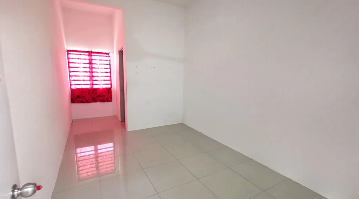 rumah-berkembar-setingkat-semi-d-untuk-dijual-di-taman-behrang-bitara-19