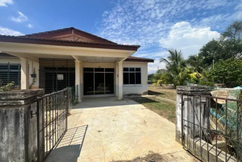 Rumah Teres Setingkat Lot Tepi untuk dijual di Taman Chenderong Jaya, Batu Gajah