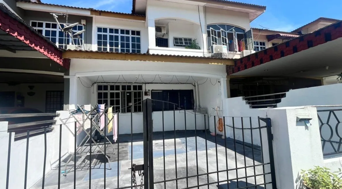 Rumah Teres Dua Tingkat Untuk Dijual Di Taman Falim Indah, Ipoh