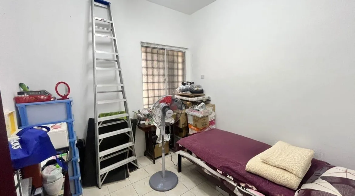 rumah-teres-dua-tingkat-untuk-dijual-di-taman-falim-indah-ipoh-08