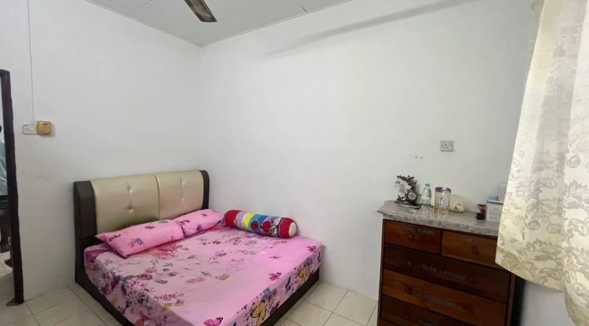 rumah-teres-dua-tingkat-untuk-dijual-di-taman-falim-indah-ipoh-13