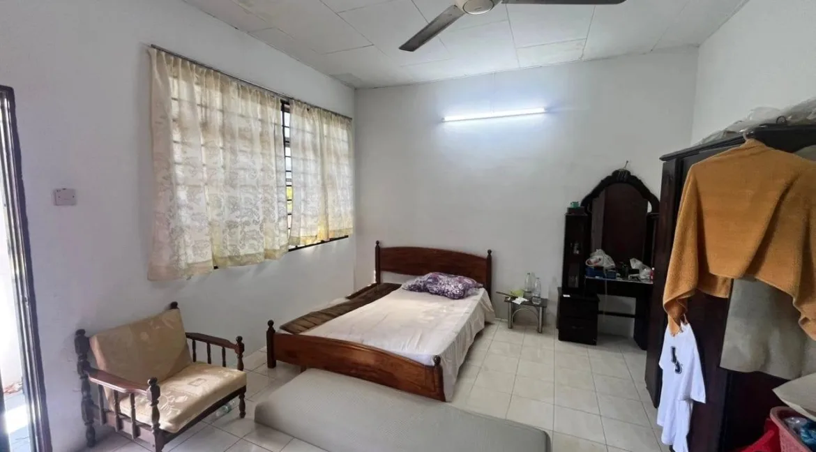 rumah-teres-dua-tingkat-untuk-dijual-di-taman-falim-indah-ipoh-14