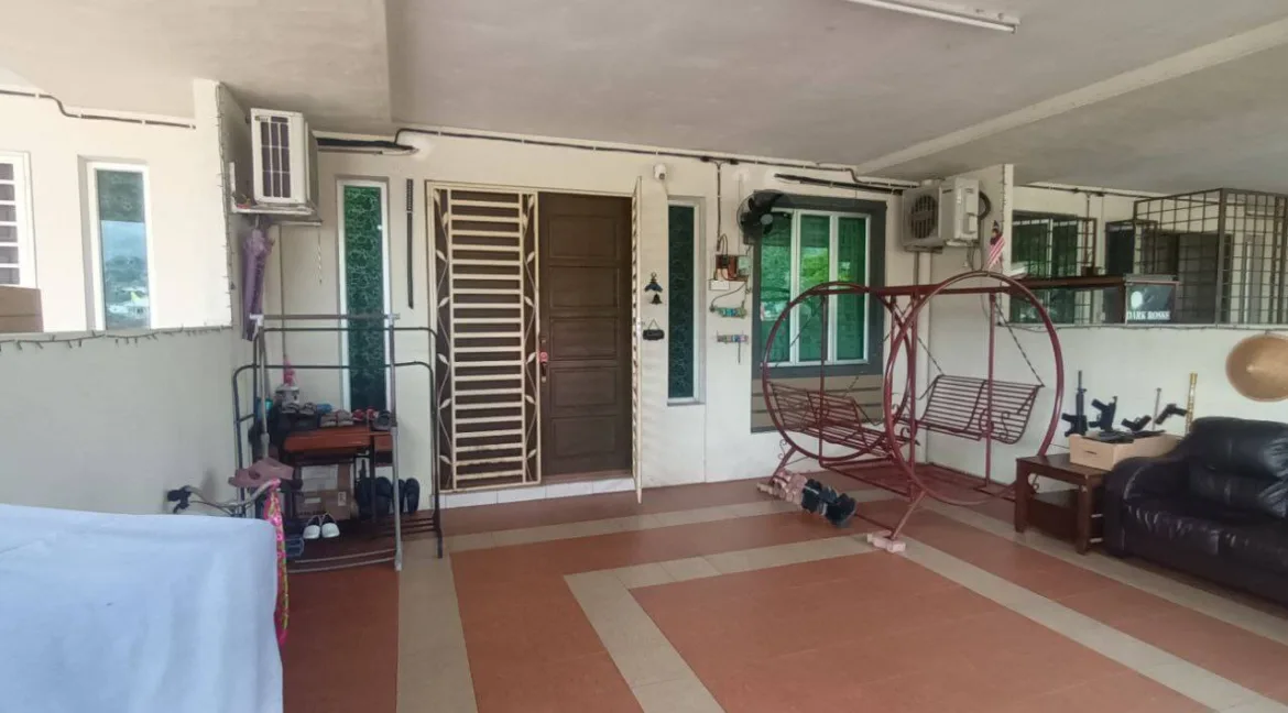 rumah-teres-satu-tingkat-untuk-dijual-di-taman-kamunting-1-kamunting-03
