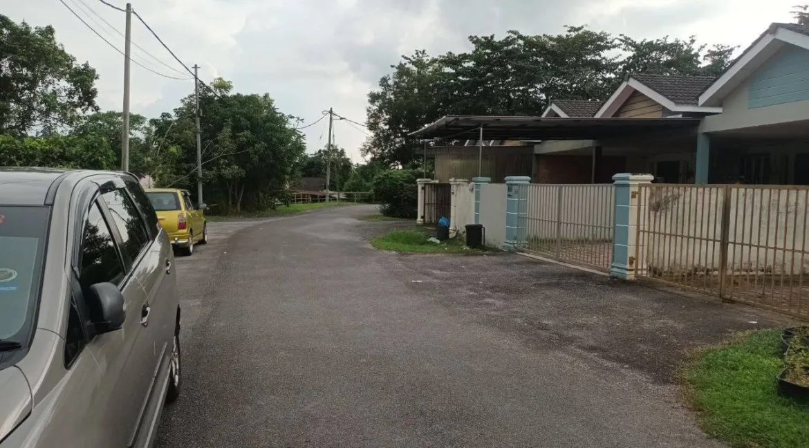 rumah-teres-satu-tingkat-untuk-dijual-di-taman-kamunting-1-kamunting-05