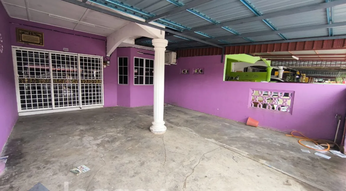 rumah-teres-setingkat-untuk-dijual-di-taman-fasa-2j-seri-manjung-04