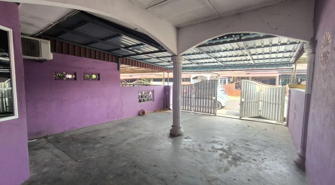 rumah-teres-setingkat-untuk-dijual-di-taman-fasa-2j-seri-manjung-06