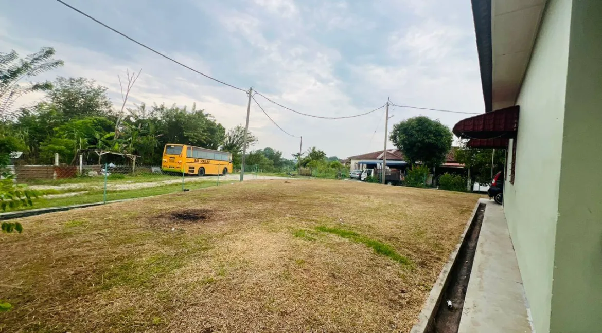 Rumah Teres Setingkat Corner Lot Untuk Dijual Di Dataran Bemban Jaya, Batu Gajah-06