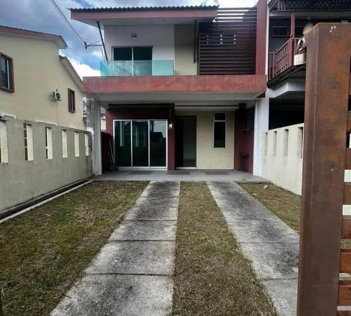 Rumah Dua Tingkat Untuk Dijual Di Klebang Putra, Ipoh