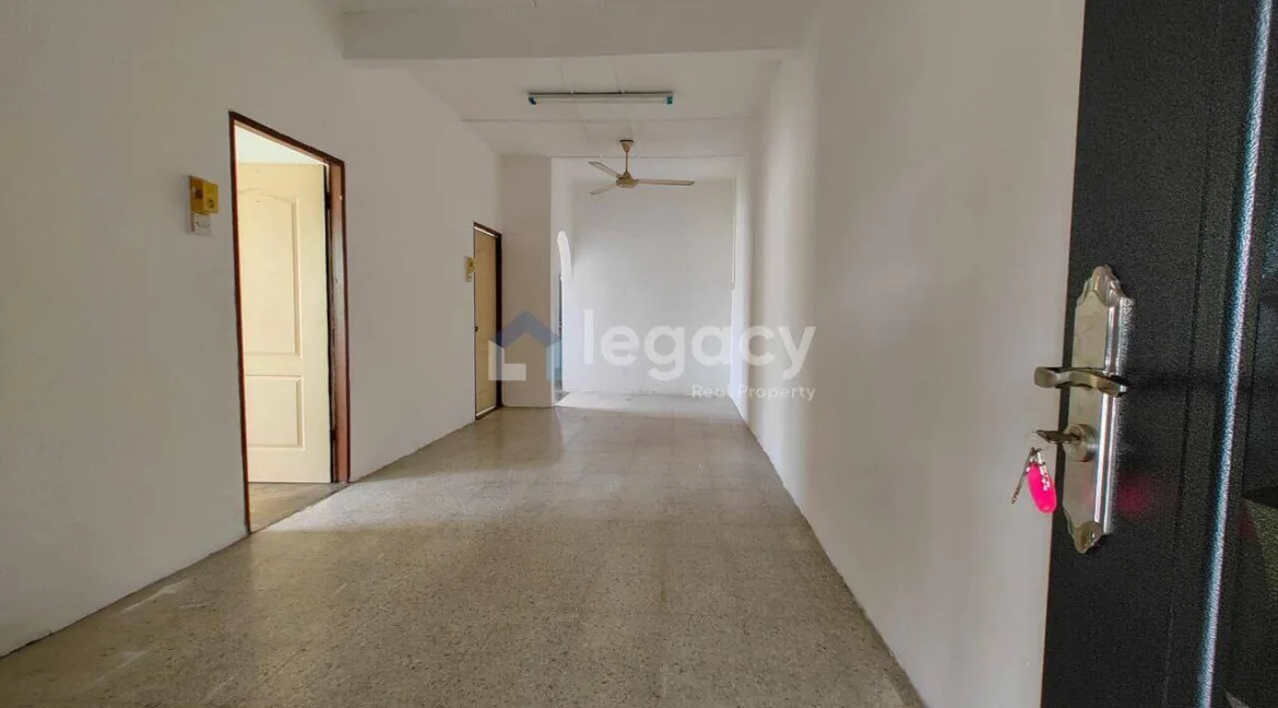 rumah-teres-corner-lot-untuk-dijual-di-taman-seri-mawar-manjung-06