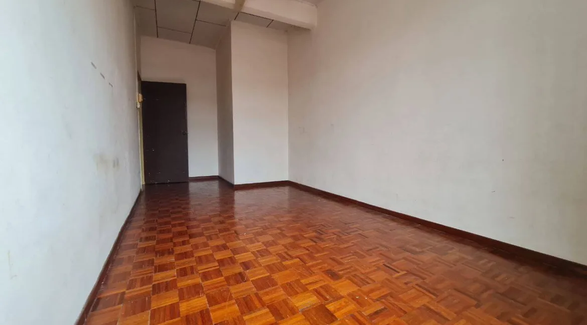 rumah-teres-dua-tingkat-untuk-dijual-di-taman-kledang-emas-ipoh-11