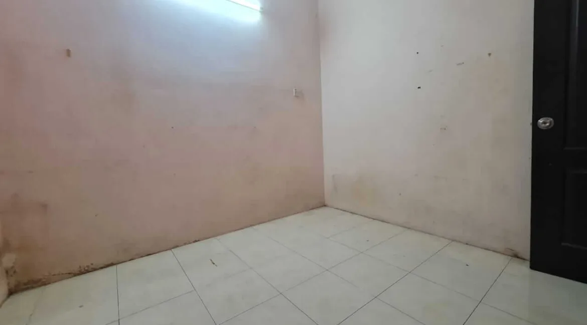 rumah-teres-dua-tingkat-untuk-dijual-di-taman-tawas-mewah-tasek-12