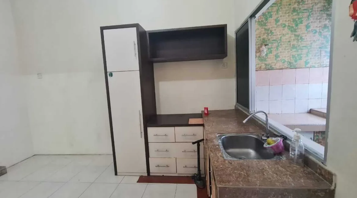 rumah-teres-dua-tingkat-untuk-dijual-di-taman-tawas-mewah-tasek-14