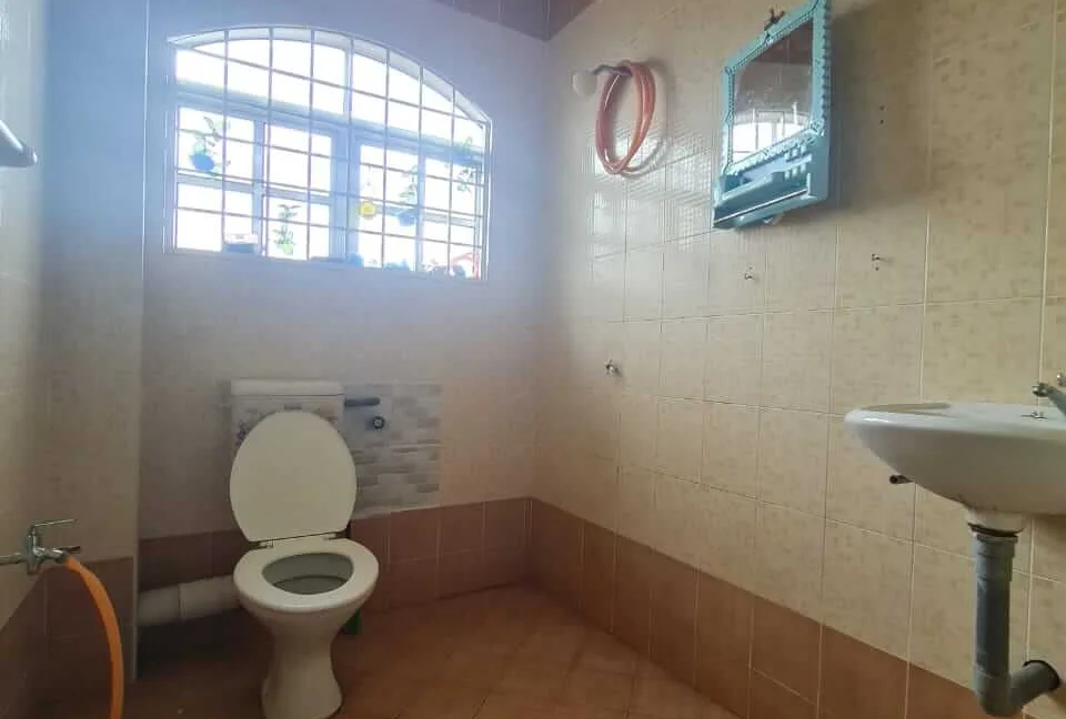 rumah-teres-dua-tingkat-untuk-dijual-di-taman-tawas-mewah-tasek-20