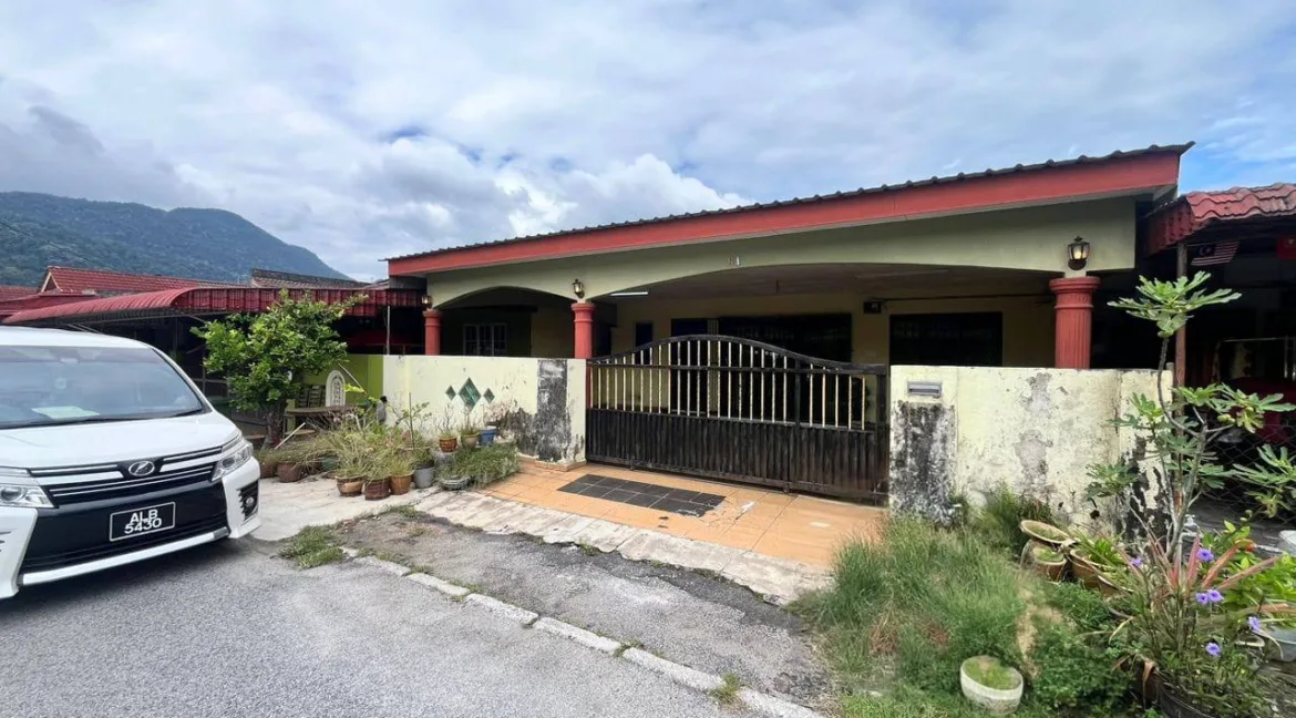 rumah-teres-satu-tingkat-endlot-untuk-dijual-di-taman-chepor-jaya-ipoh-02