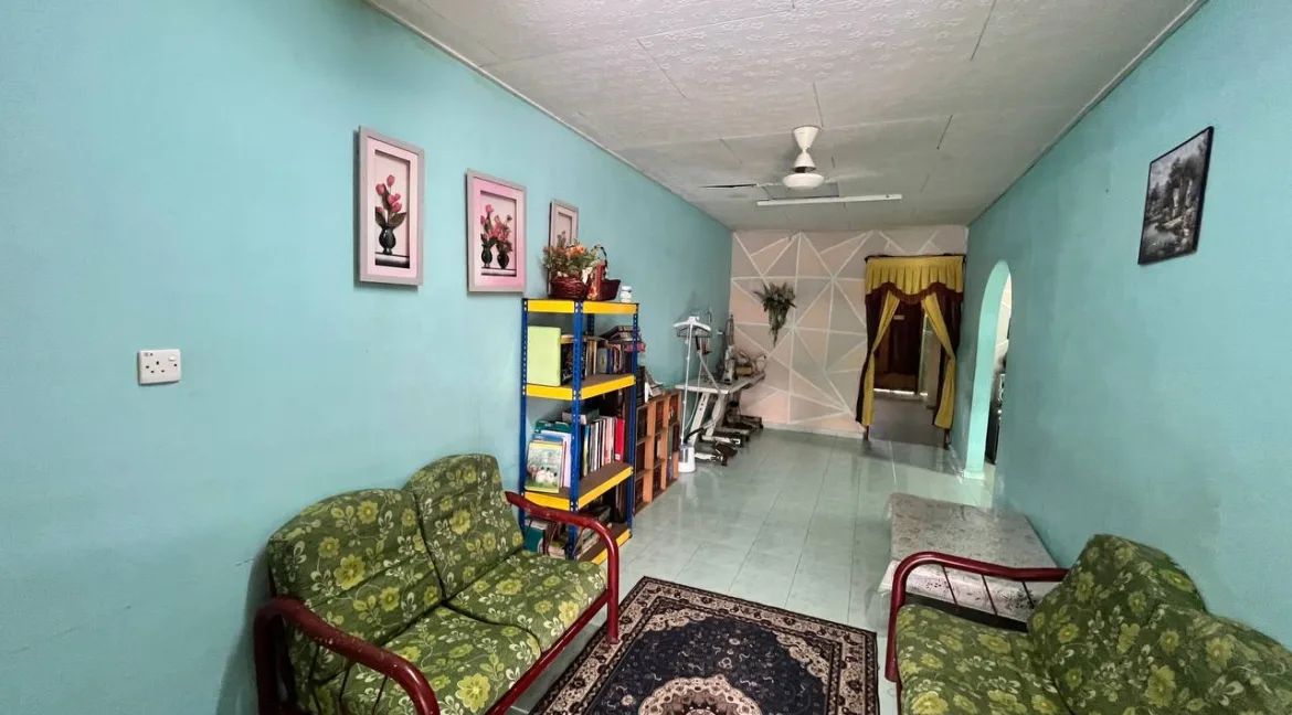 rumah-teres-satu-tingkat-endlot-untuk-dijual-di-taman-chepor-jaya-ipoh-07