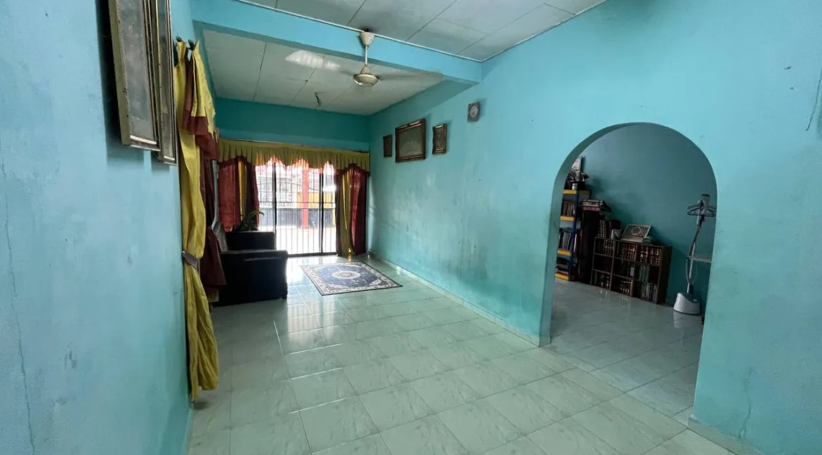 rumah-teres-satu-tingkat-endlot-untuk-dijual-di-taman-chepor-jaya-ipoh-10