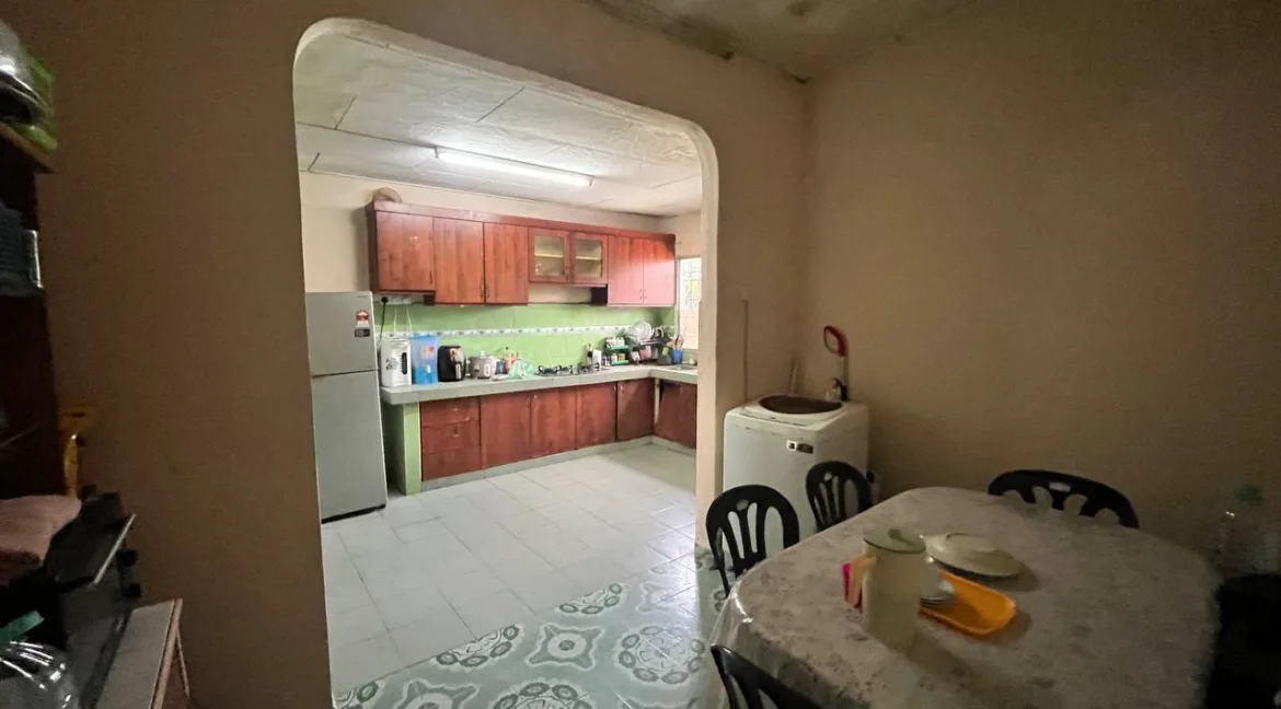 rumah-teres-satu-tingkat-endlot-untuk-dijual-di-taman-chepor-jaya-ipoh-11