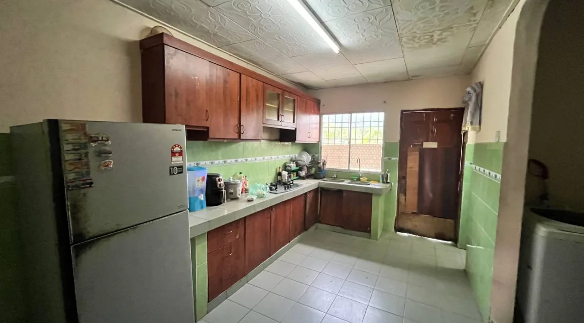 rumah-teres-satu-tingkat-endlot-untuk-dijual-di-taman-chepor-jaya-ipoh-13