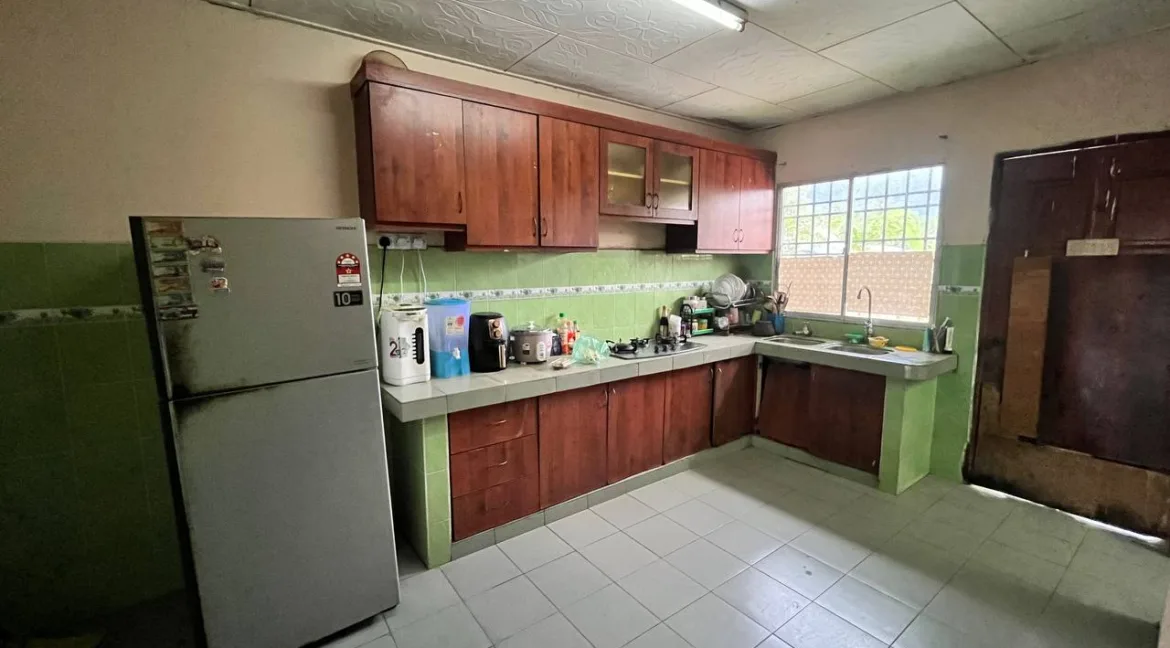 rumah-teres-satu-tingkat-endlot-untuk-dijual-di-taman-chepor-jaya-ipoh-14