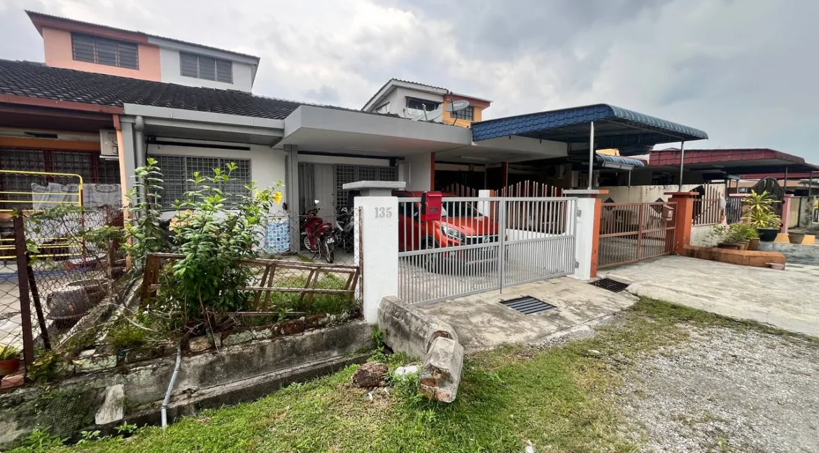 rumah-teres-satu-tingkat-untuk-dijual-di-taman-pertama-ipoh-02
