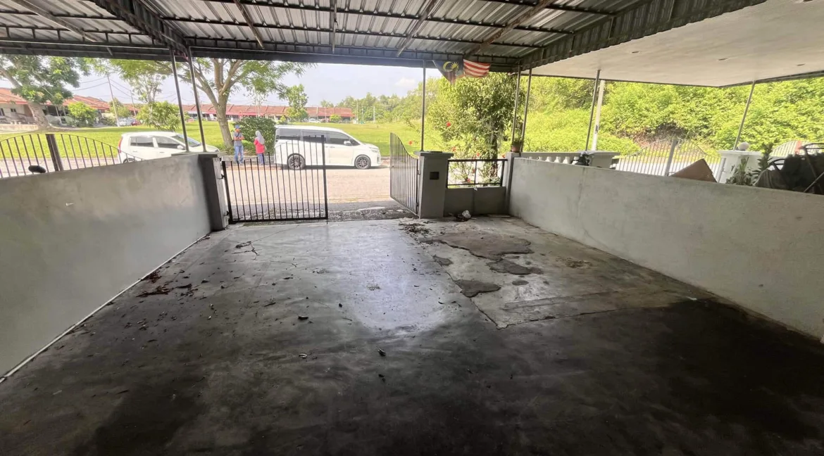 rumah-teres-satu-tingkat-untuk-dijual-di-taman-tronoh-hijau-tronoh-10
