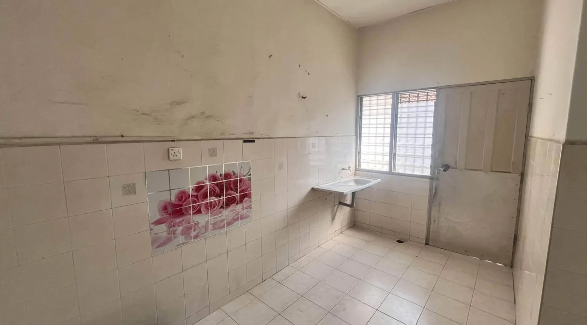 rumah-teres-satu-tingkat-untuk-dijual-di-taman-tronoh-hijau-tronoh-14