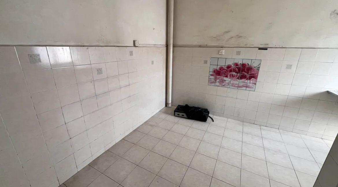 rumah-teres-satu-tingkat-untuk-dijual-di-taman-tronoh-hijau-tronoh-16