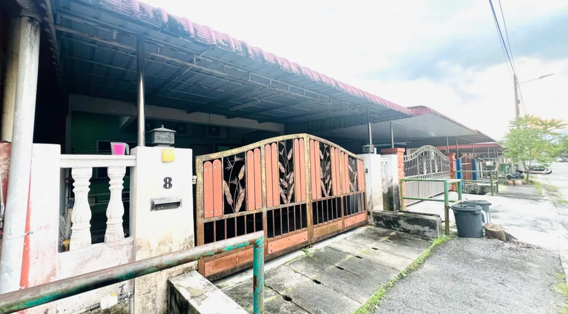rumah-teres-setingkat-untuk-dijual-di-klebang-putra-ipoh-02