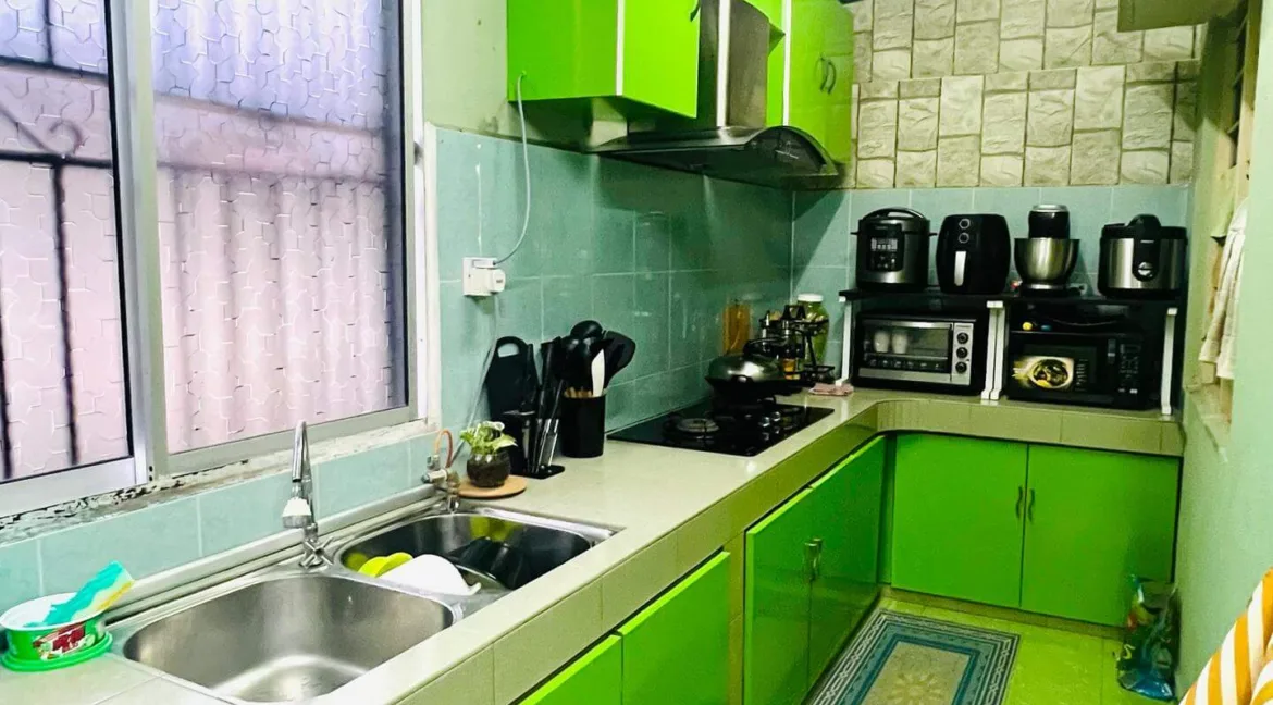 rumah-teres-setingkat-untuk-dijual-di-klebang-putra-ipoh-08