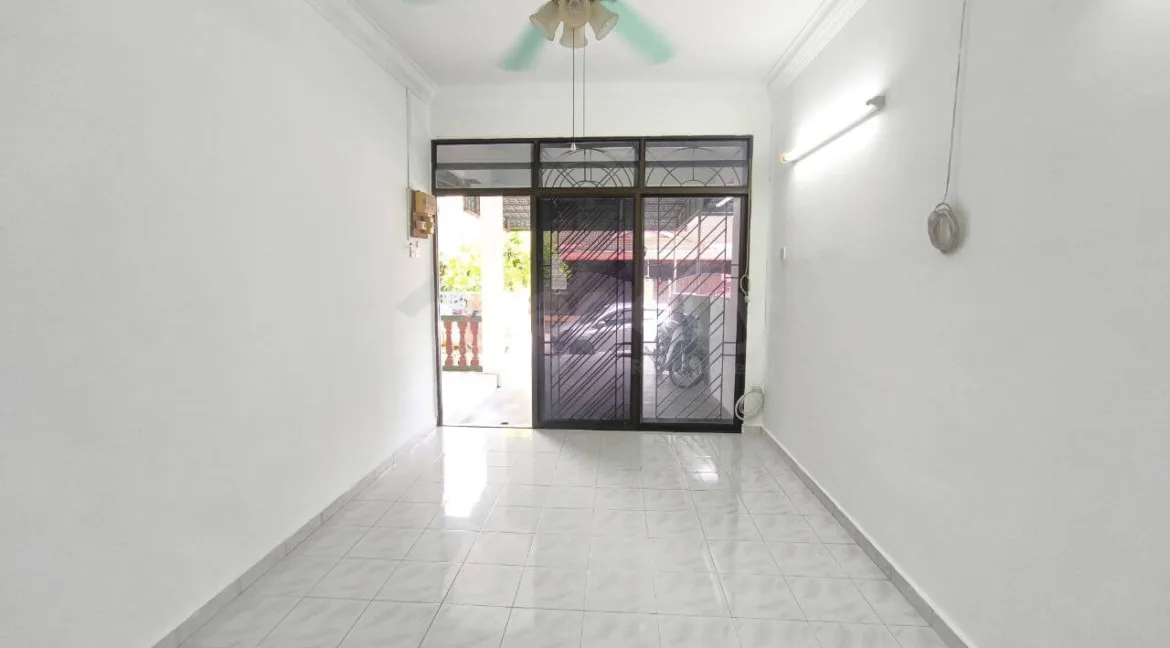 rumah-teres-setingkat-untuk-dijual-di-taman-panorama-rapat-indah-ipoh-05