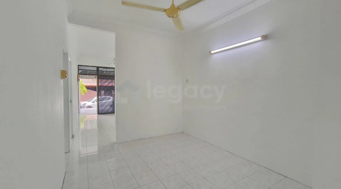 rumah-teres-setingkat-untuk-dijual-di-taman-panorama-rapat-indah-ipoh-07