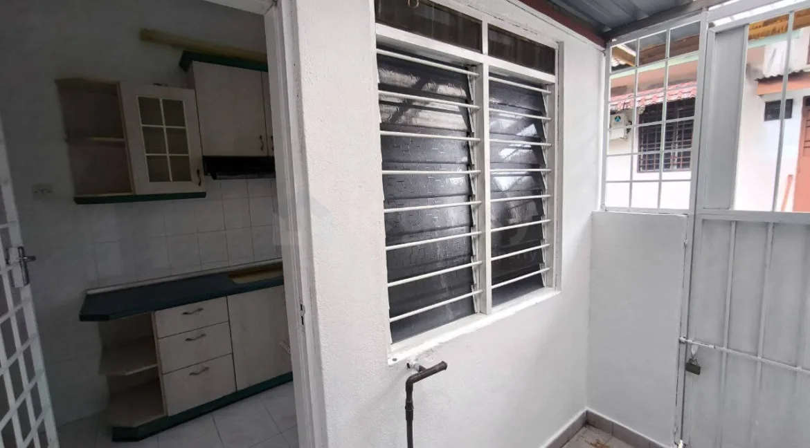 rumah-teres-setingkat-untuk-dijual-di-taman-panorama-rapat-indah-ipoh-10